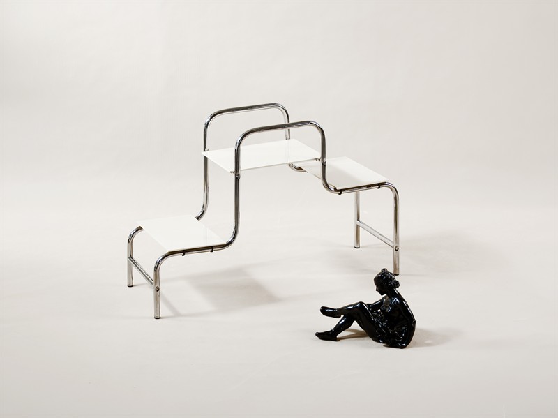 KVĚTINOVÝ ETAŽÉR-FUNKCIONALISMUS