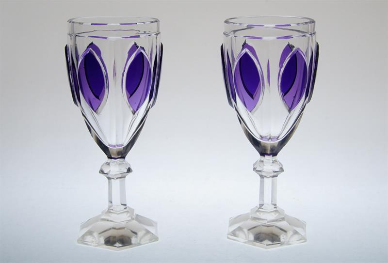 Pár ametystových sklenic, Biedermeier tzv. lištované sklo