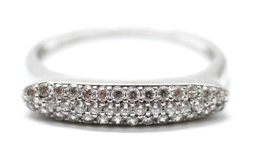 Zlatý prsten se zirkony