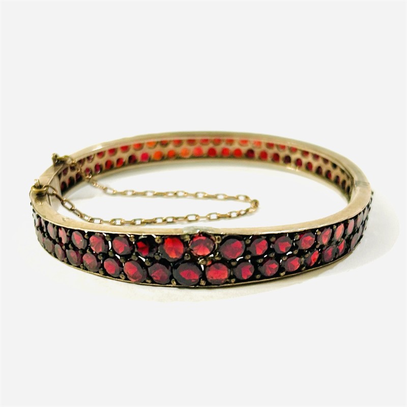 Starožitný otevírací náramek s českými granáty