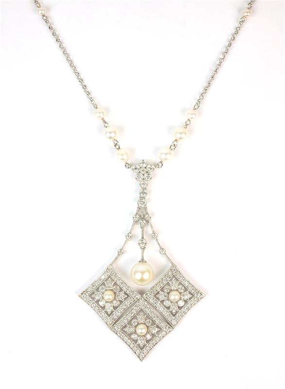 Zlatý náhrdelník s perlami a brilianty 1,35 ct