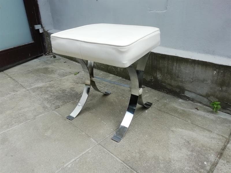 Stolička "barcelona"