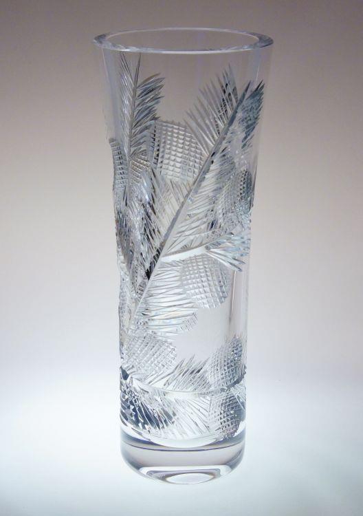 Velká masivní broušená váza JEHLIČÍ signovaná Josef PRAVEC