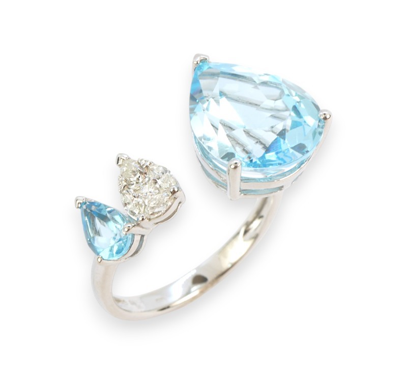 Zlatý prsten s topazem a diamanty