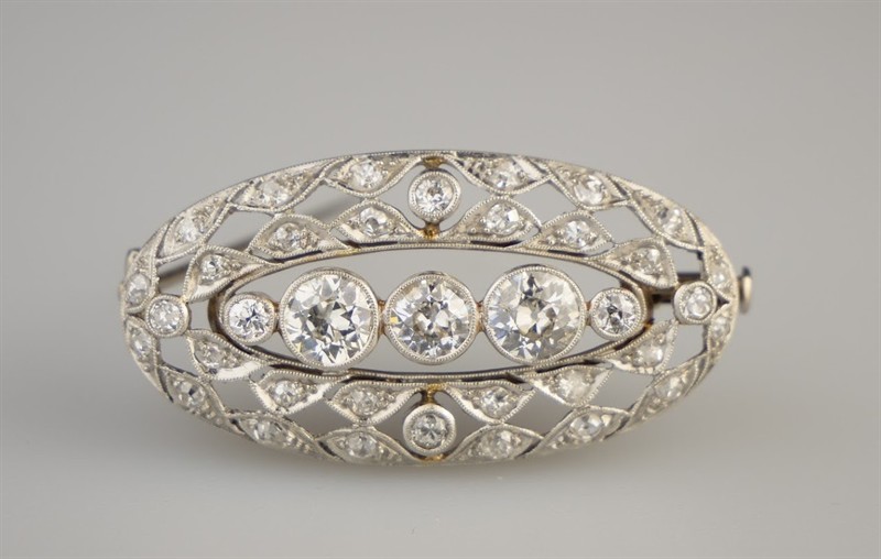 Platinová art-deco brož s diamanty