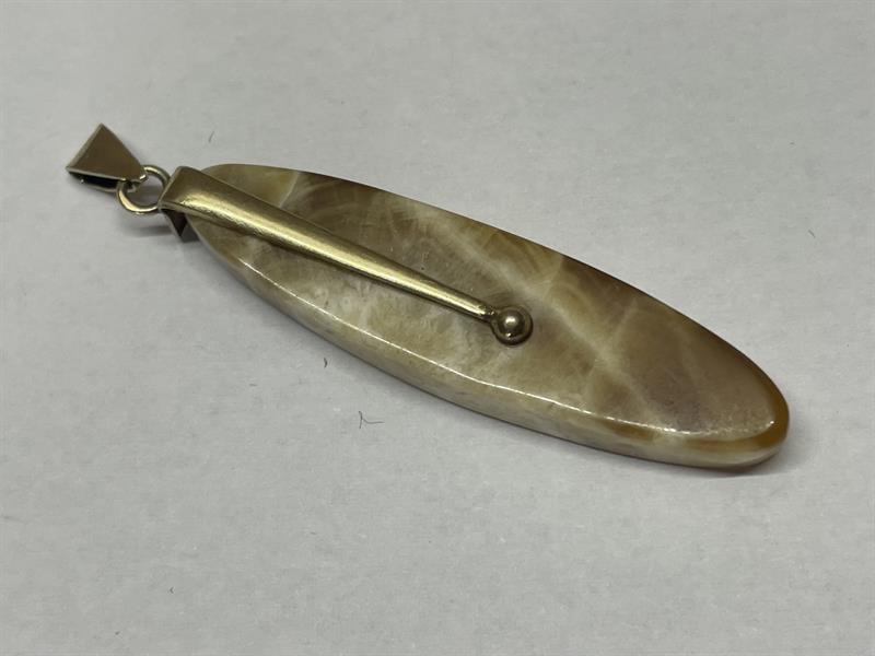 Stříbrný přívěšek s achátem