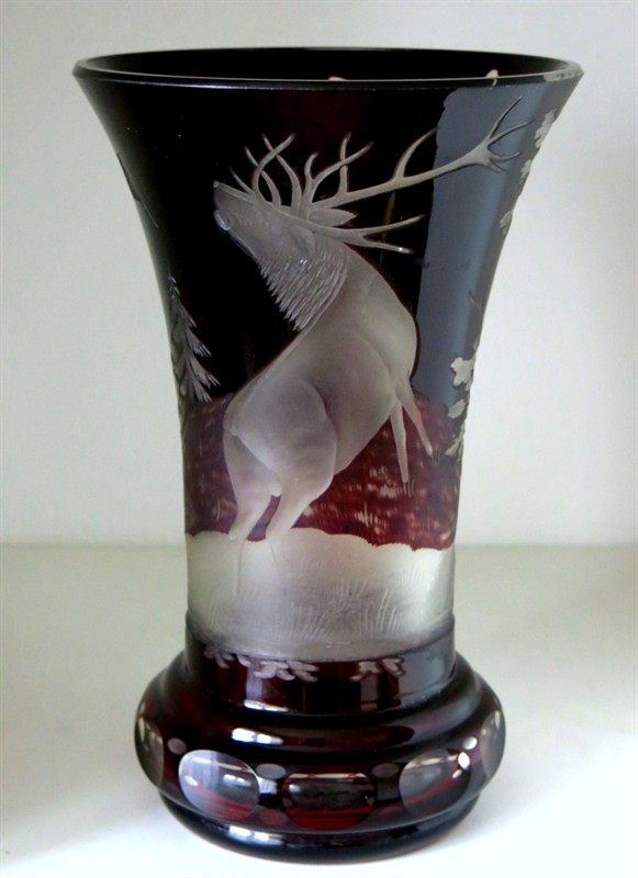 Leptaná a broušená luxusní váza