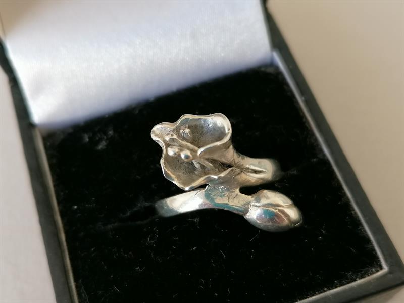 Originální stříbrný prsten - Květ s poupětem