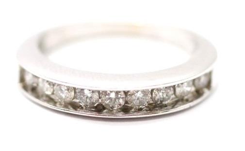 Zlatý prsten s diamanty