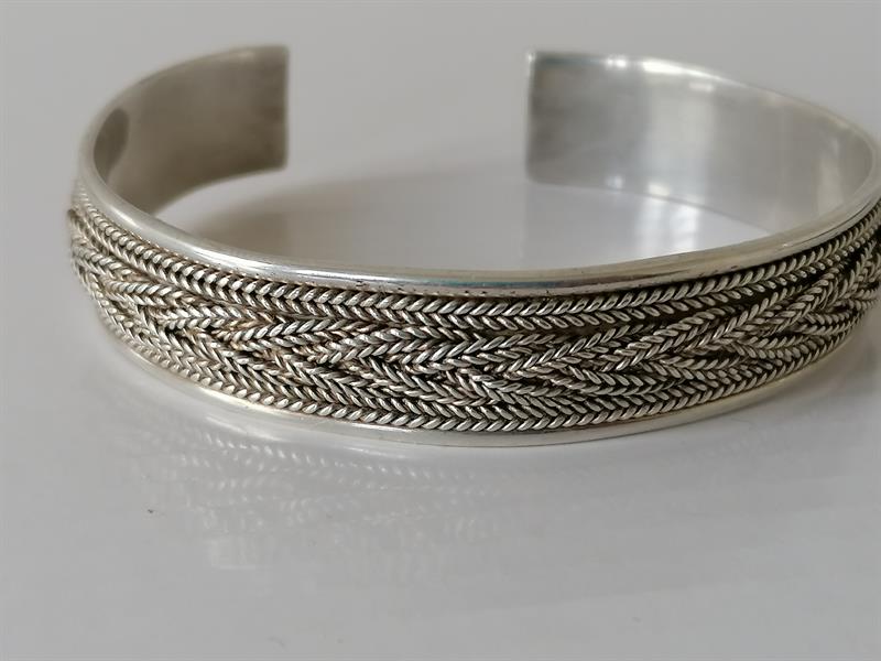 Stříbrný náramek