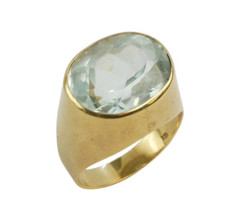 Zlatý prsten s topazem