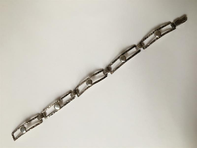 Stříbrný náramek