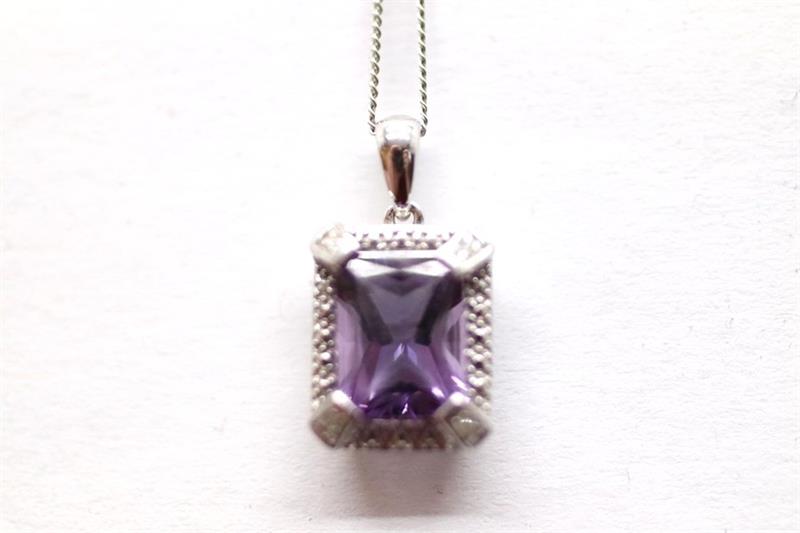 Zlatý náhrdelník s diamanty a ametystem