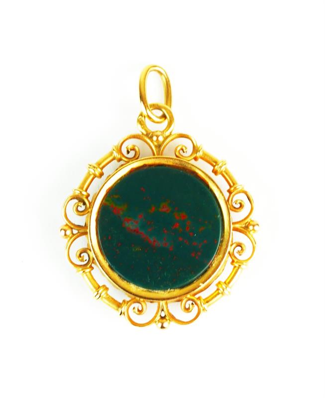 Zlatý závěs s heliotropem