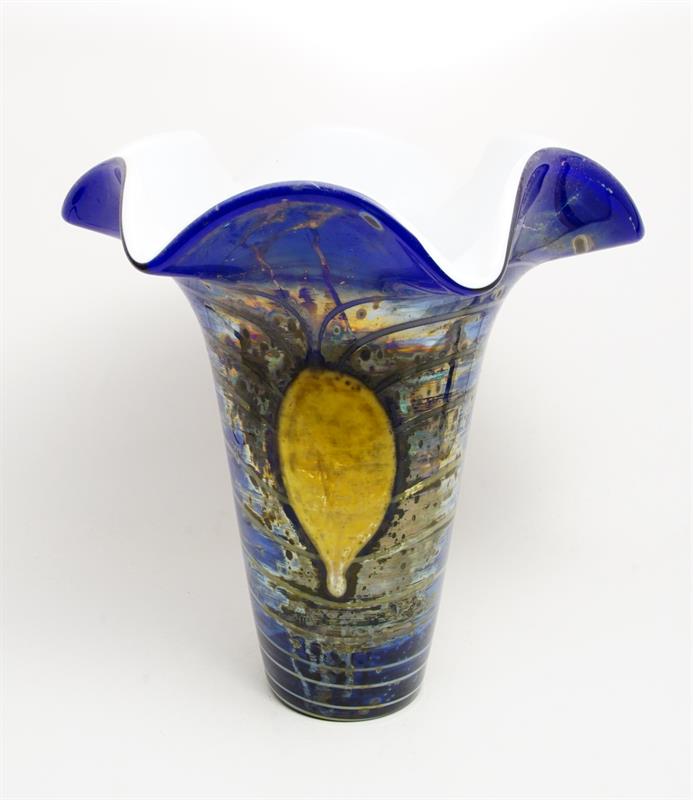 Neobvykle tvarovaná kobaltově modrá váza - Jiří ŠUHÁJEK