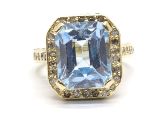 Zlatý prsten se spinelem a zirkony