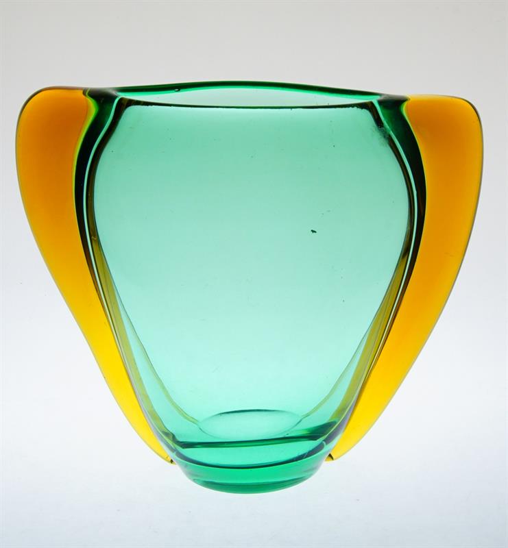 Krásně barevná hutní váza s nálepy - František ZEMEK 1957