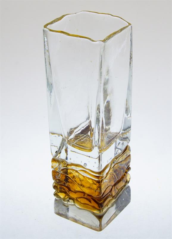 Čirá váza s ambrovým dekorem Petr HORA, ÚUŘ Škrdlovice