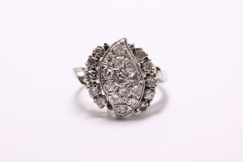 Zlatý prsten s diamanty