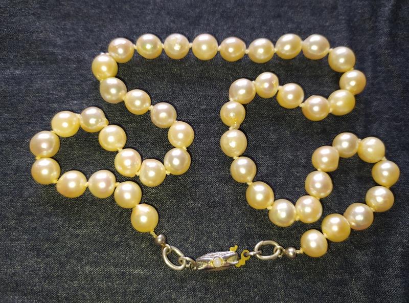 Perlový náhrdelník