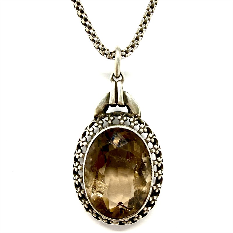 Stříbrný náhrdelník s kouřovým topazem