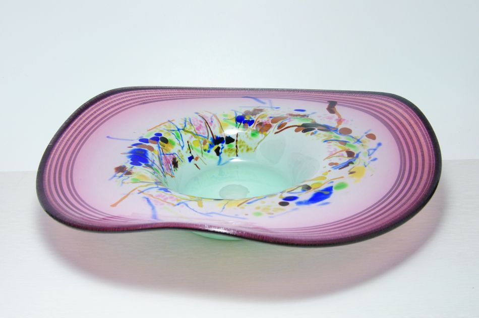 Secesní mísa z ametystového skla se zataveným dekorem