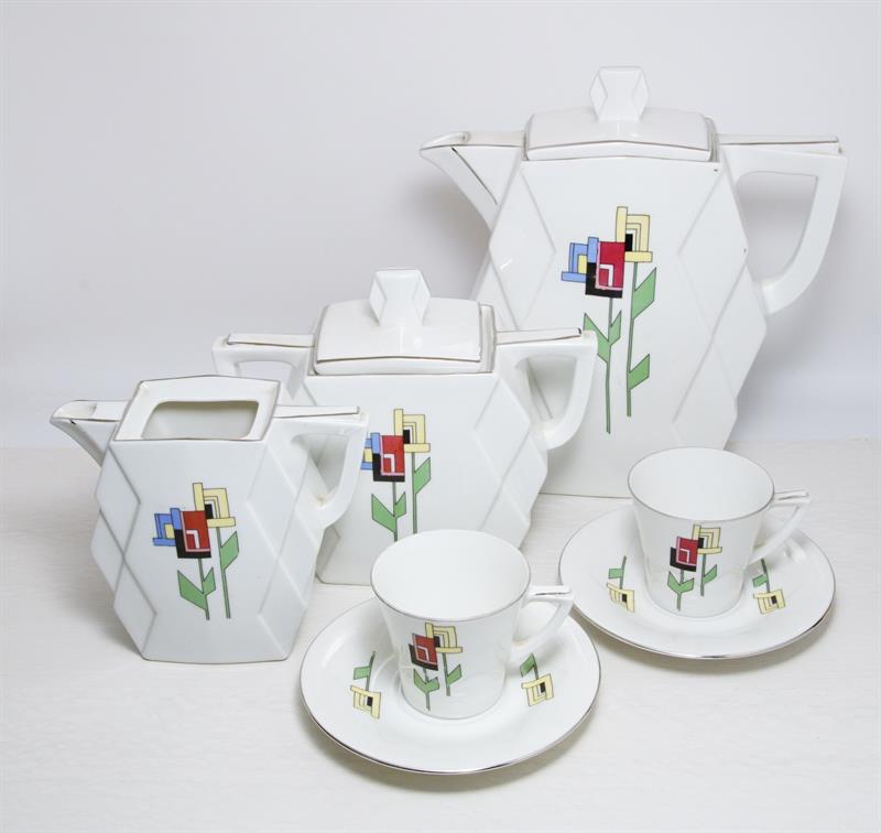 Kubizující servis - stylizovaný dekor porcelánka Stará Role