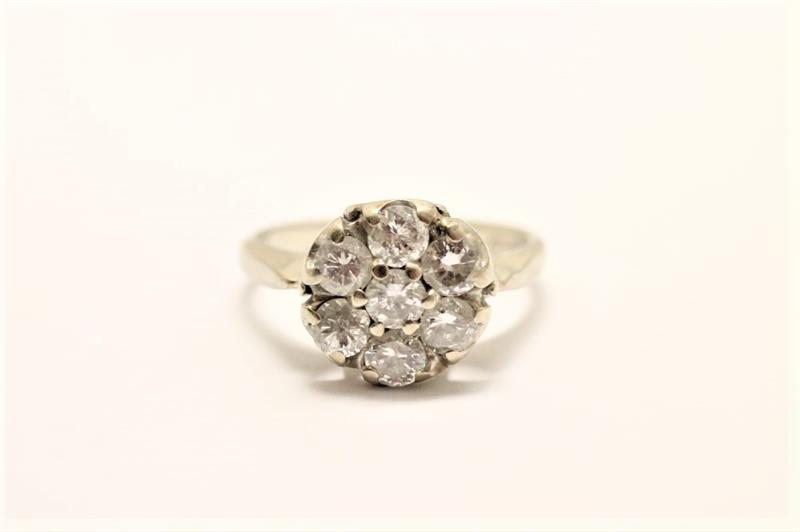 Zlatý prsten s diamanty