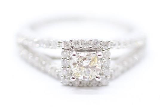 Zlatý prsten s diamanty