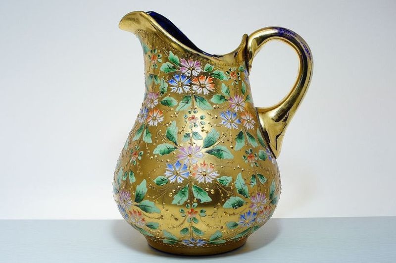 Nádherný malovaný džbán z 19.stol. květinový dekor zlato a smalt
