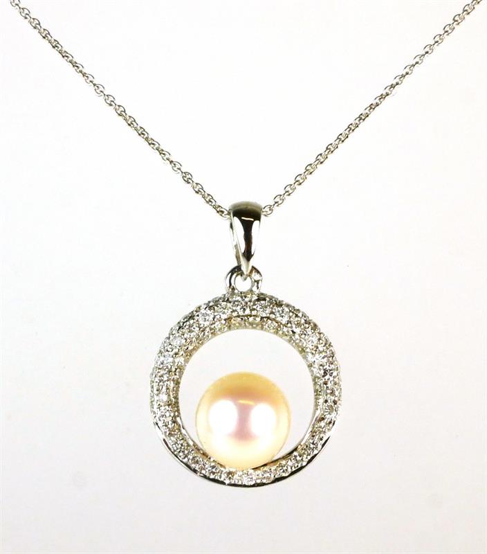 Zlatý náhrdelník s brilianty a perlou