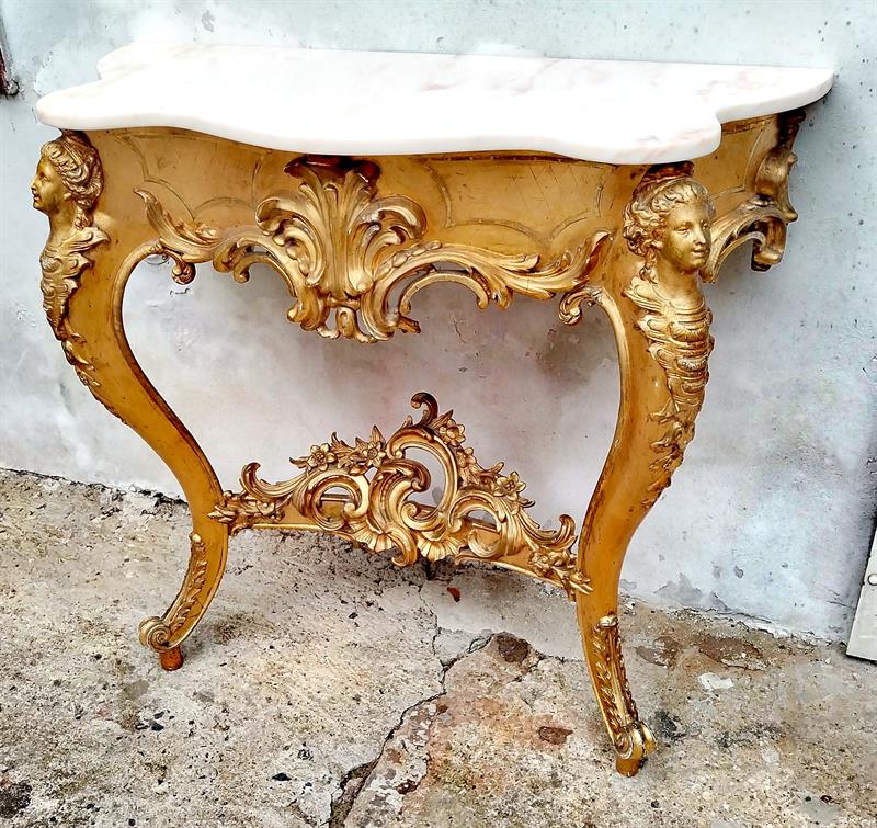 Zlacený konzolový stolek