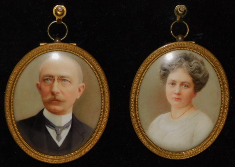 DVA PORTRÉTY, malba na porcelánu, perfektní stav