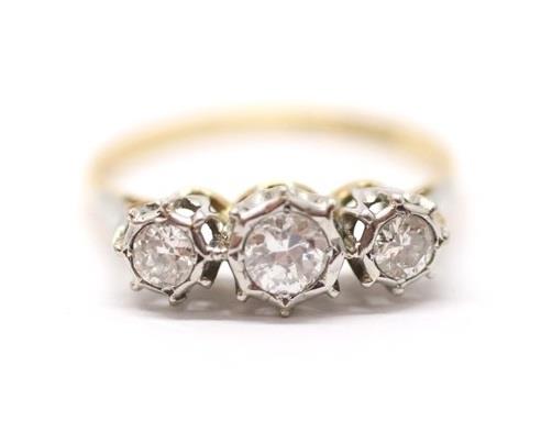 Zlatý prsten s diamanty