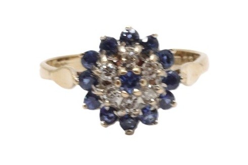 Zlatý prsten s diamanty a safíry