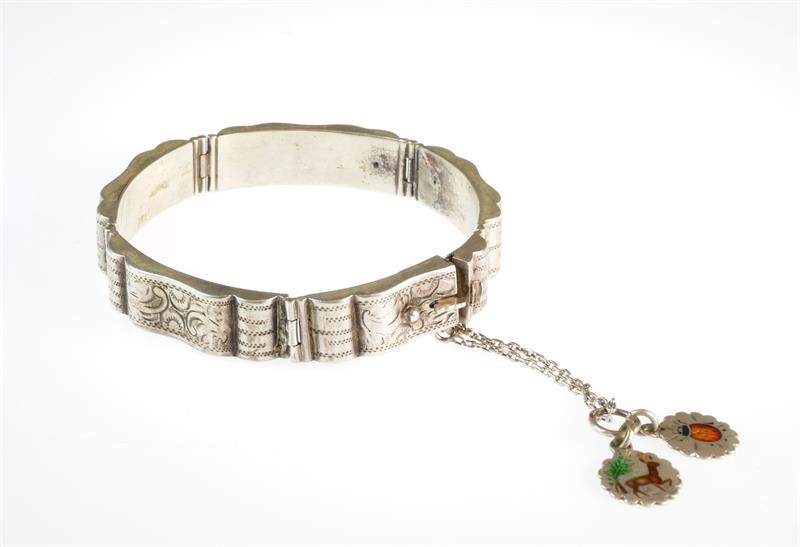 Stříbrný náramek