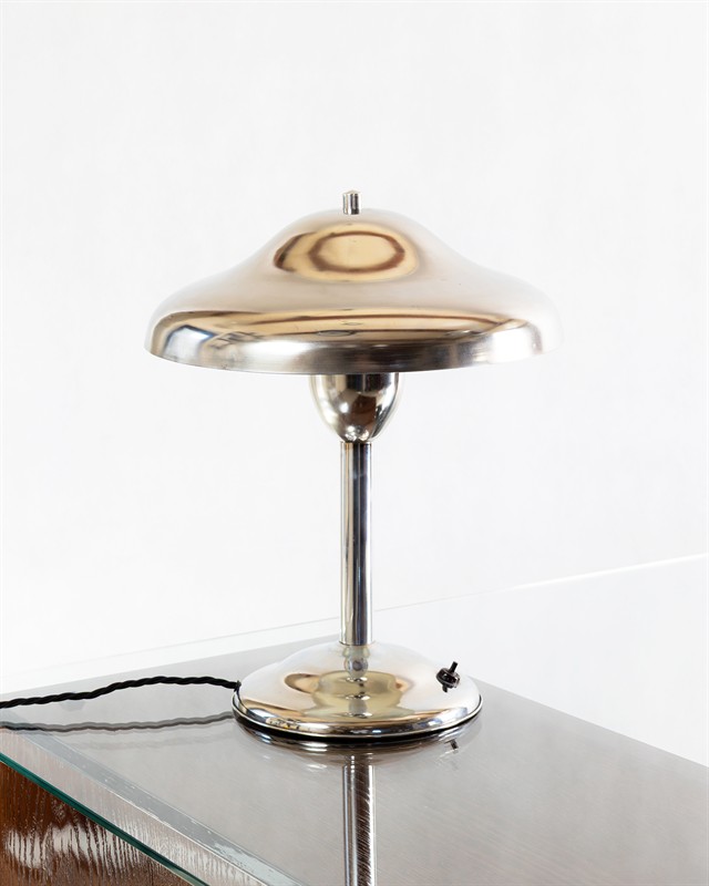 LAMPA STOLNÍ VELKÁ-FUNKCIONALISMUS