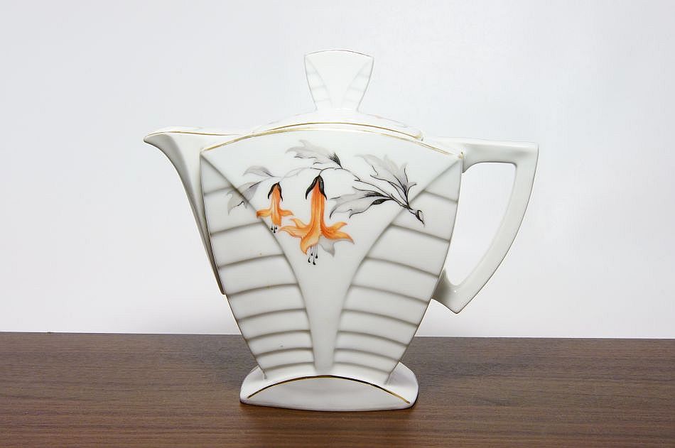 Porcelánová konvička ve stylu ART - DÉCO, porc. Stará Role