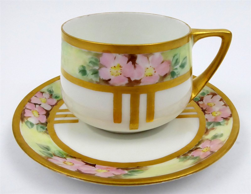 Secesní šálek s šípkovými růžemi - Rosenthal