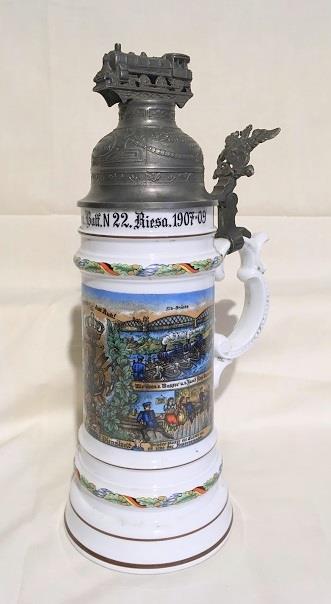 Vojenský porcelánový džbán s cínovým víkem