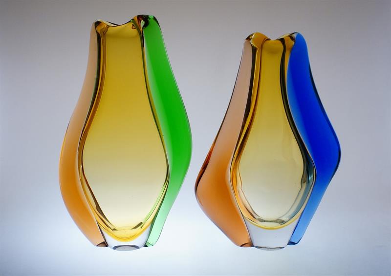 Pár váz ze souboru "ROMANA" Hana MACHOVSKÁ sklárna Mstišov