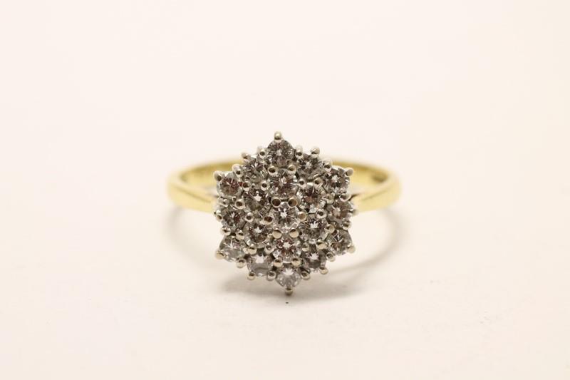 Zlatý prsten s diamanty