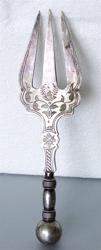 Trojzubec postříbřený dekorativní