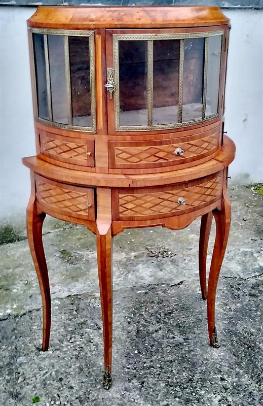 Intarzovaný sklenik