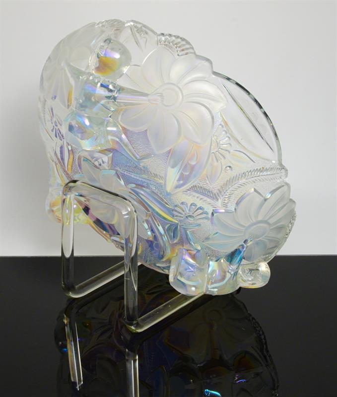 Irisovaná lisovaná mísa Art Deco, reliéf květin a trpaslíků