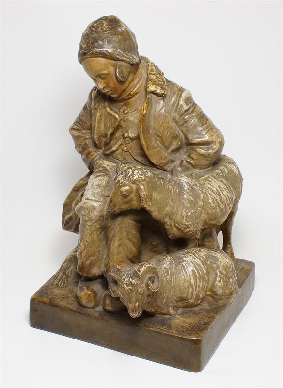 Spící pasáček ovcí - prvorepubliková keramika zn. BECHYNĚ