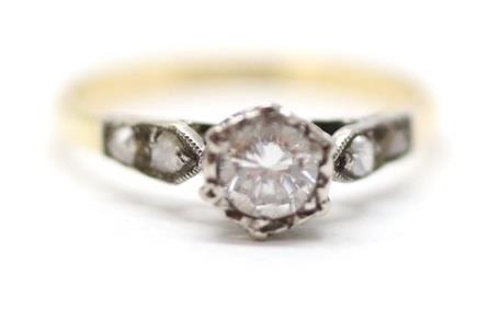 Zlatý prsten s diamanty