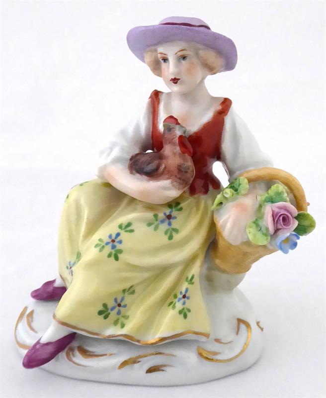 Dívka se slepičkou a košíkem květin - Sitzendorf