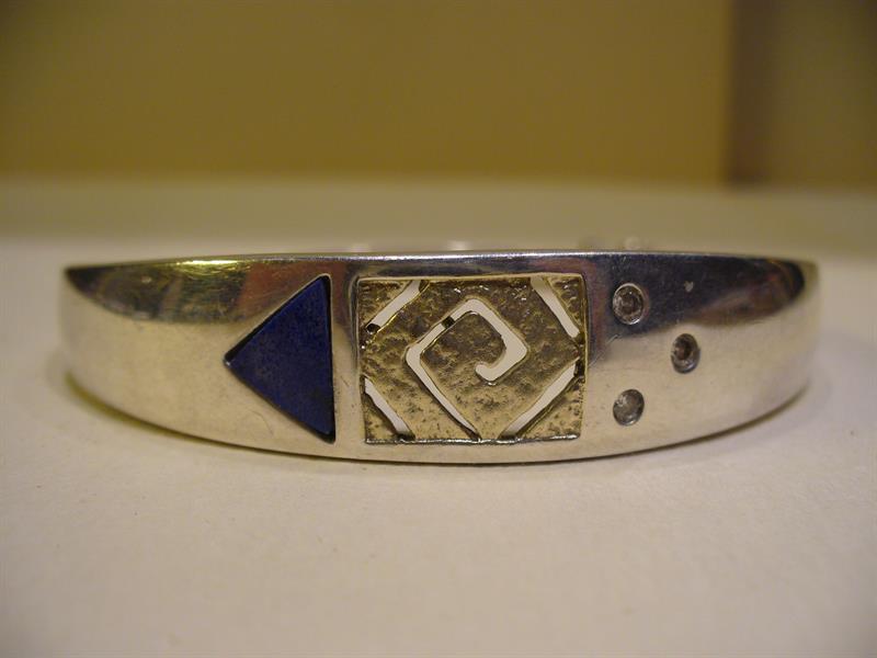 STŘÍBRNÝ  NÁRAMEK  S  LÁPISEM