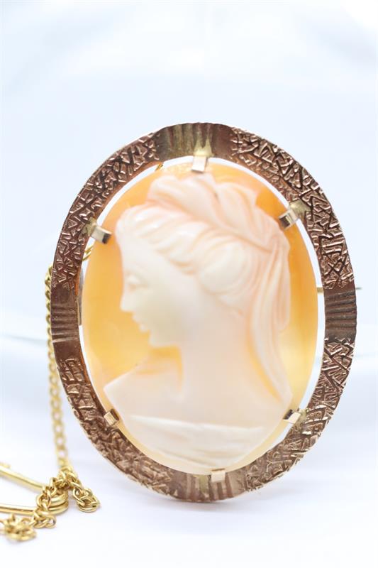 Zlatá brož - kamej